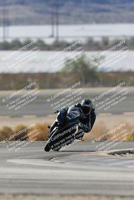 media/Nov-16-2025-Race Pace (Sun) [[8c5fa54630]]/Non Verified Riders (1st 20 Minutes)/1-Turn 14 (10am)/